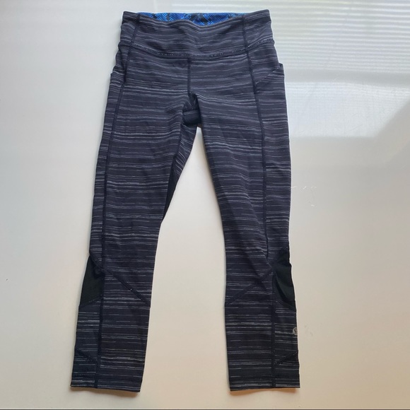 Lululemon Women Black Blue Capris Leggings Size 4 - Picture 9 of 9